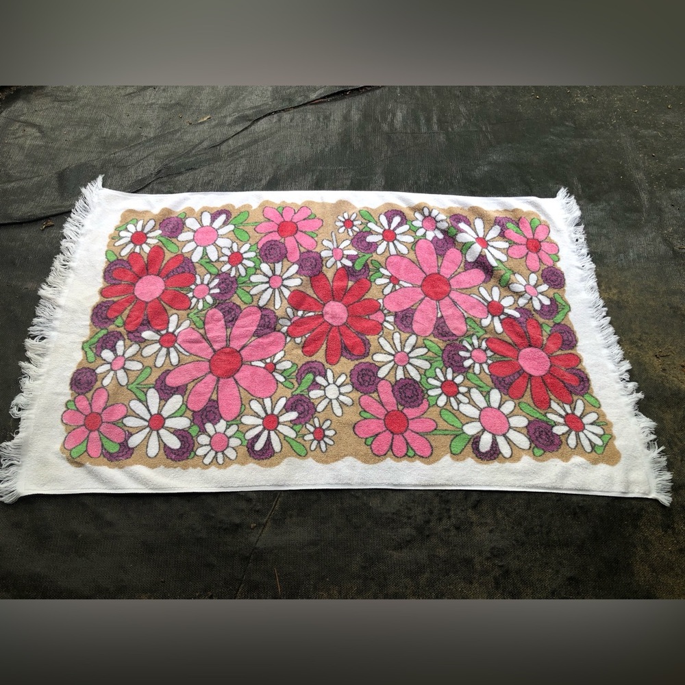 VTG Fashion Manor Bath Towel Pink Flowers Boho Cottage Core 23”x42” Usa Fringe